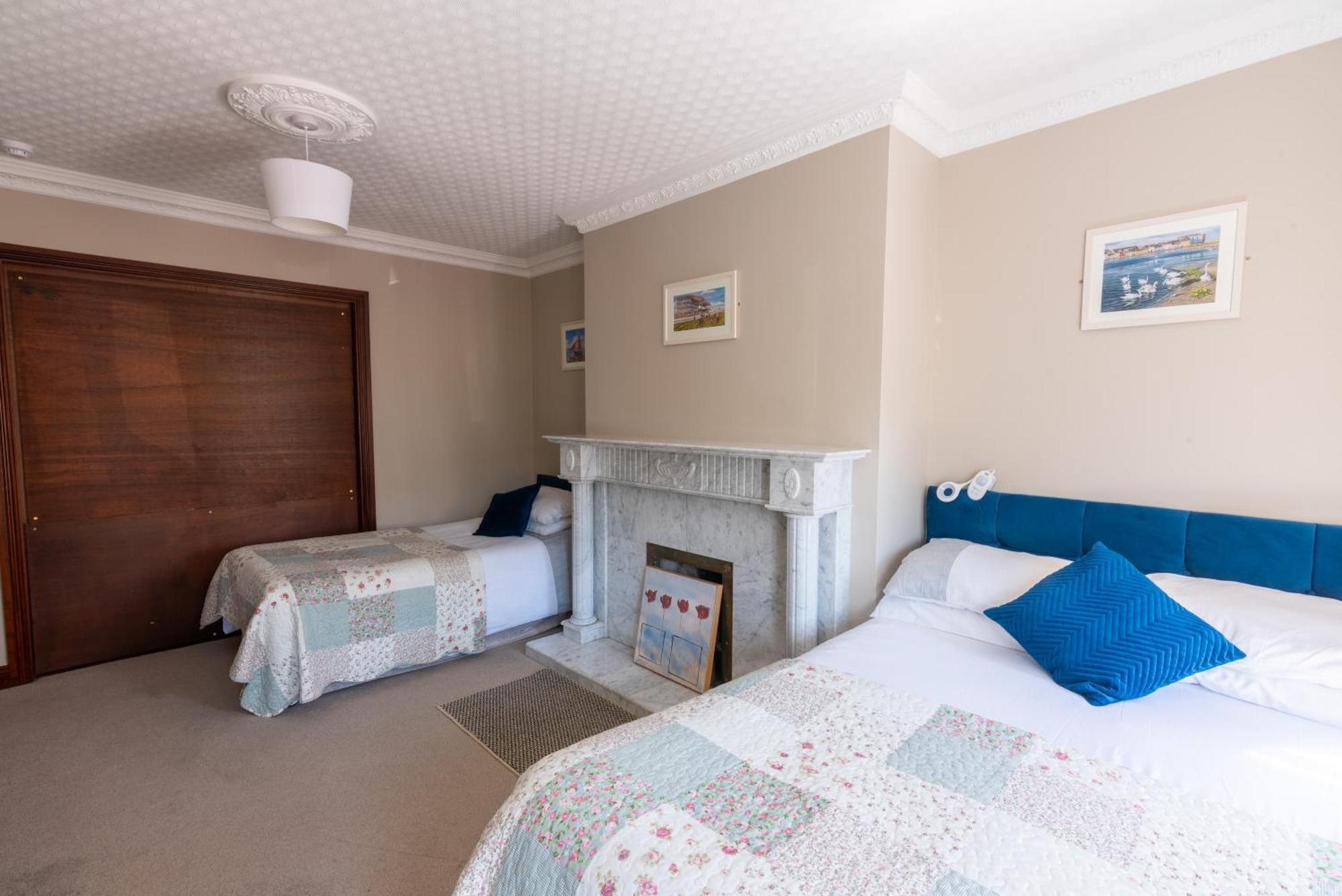 Hotel Avalon House Galway Esterno foto