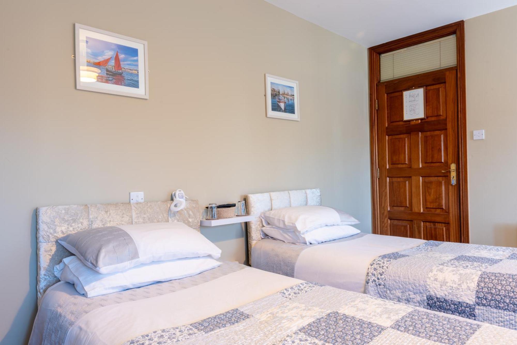 Hotel Avalon House Galway Esterno foto